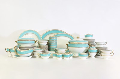 Lot 293 - A Wedgwood 'Ulander' dinner service