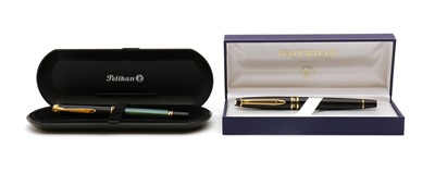 Lot 375 - A cased Pelikan fountain pen