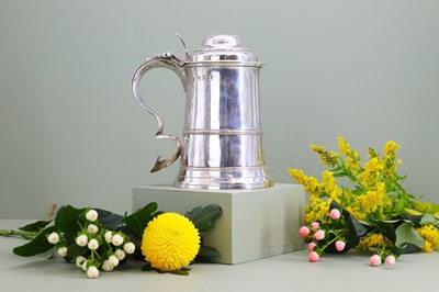 Lot 115 - A George III silver tankard