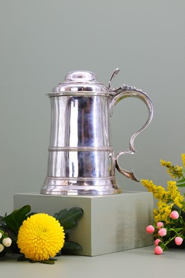 Lot 115 - A George III silver tankard