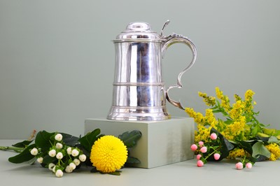 Lot 115 - A George III silver tankard
