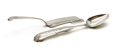 Lot 48 - A George III silver fish slice