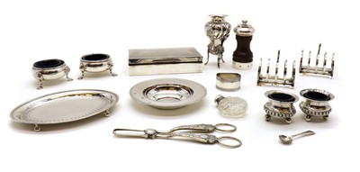 Lot 29 - A collection of silver items