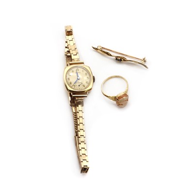 Lot 295 - A ladies' 9ct gold Rotary mechanical bracelet watch
