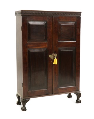 Lot 520 - A Regency mahogany cupboard