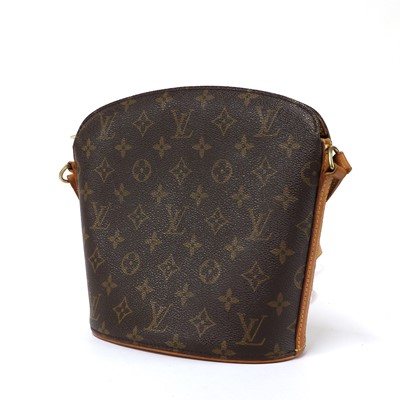 Lot 314 - A Louis Vuitton monogrammed canvas cross body bucket bag