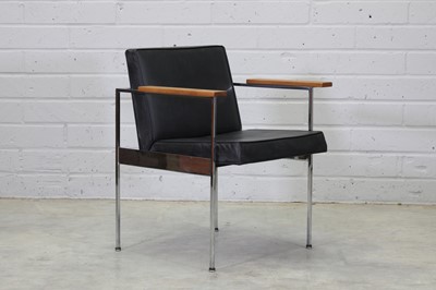 Lot 302 - A 'Paddle' armchair