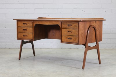 Lot 378 - A Danish 'Model SH 180' rosewood desk