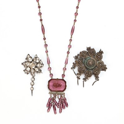 Lot 259 - A collection of silver and costume jewellery