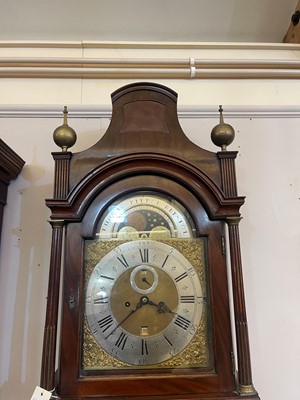 Lot 323 - A George III mahogany longcase clock