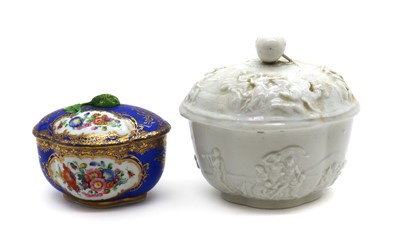 Lot 161 - A Meissen porcelain sucrier and cover