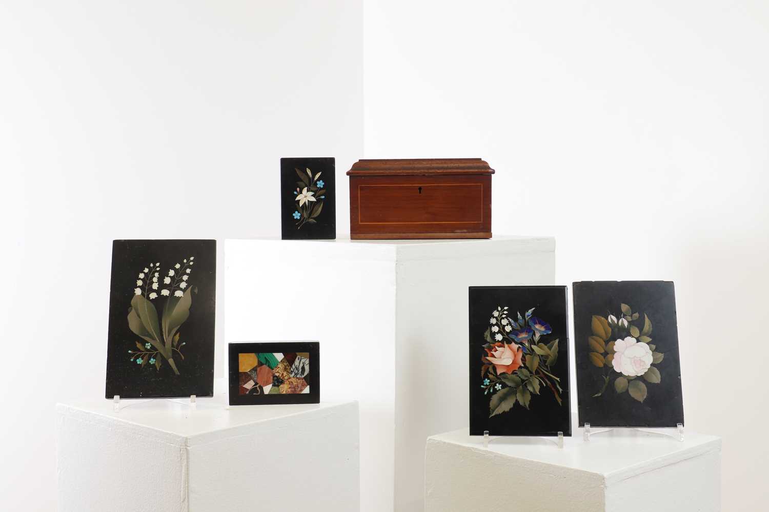 Lot 195 - A group of hardstone pietra dura desk pieces