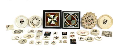 Lot 300 - A large quantity of pietra dura pieces