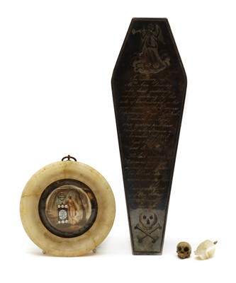 Lot 291 - A George III silver-plated mourning plaque