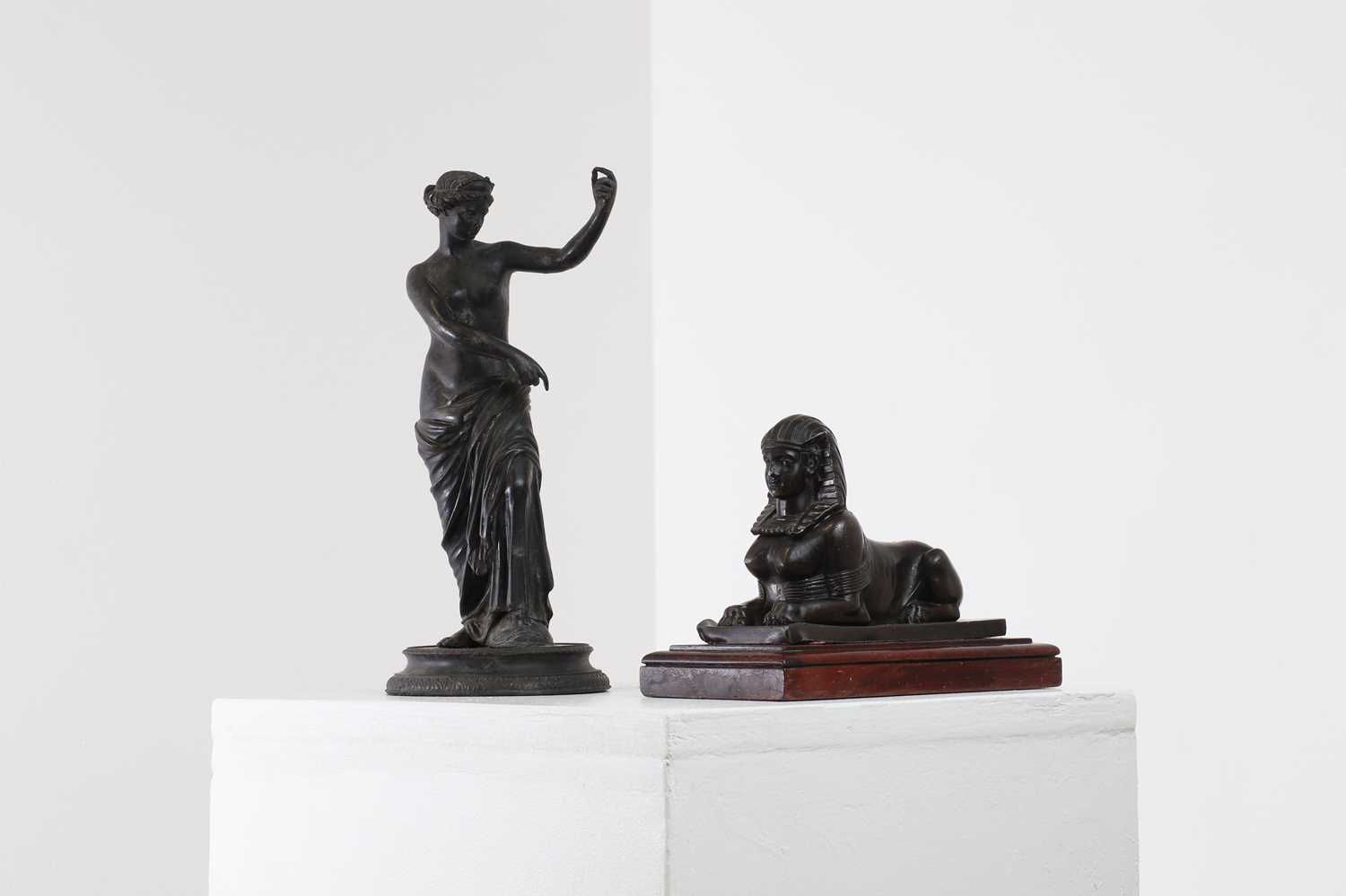 Lot 267 - A grand tour bronze figure of the Venus de Capua