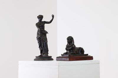 Lot 267 - A grand tour bronze figure of the Venus de Capua