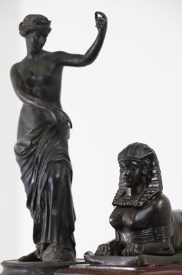 Lot 267 - A grand tour bronze figure of the Venus de Capua