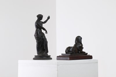 Lot 267 - A grand tour bronze figure of the Venus de Capua