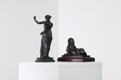 Lot 267 - A grand tour bronze figure of the Venus de Capua