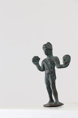 Lot 184 - A group of small grand tour bronze figures after the antique