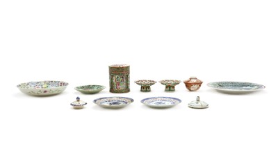 Lot 80 - A collection of Chinese and Japanese porcelain