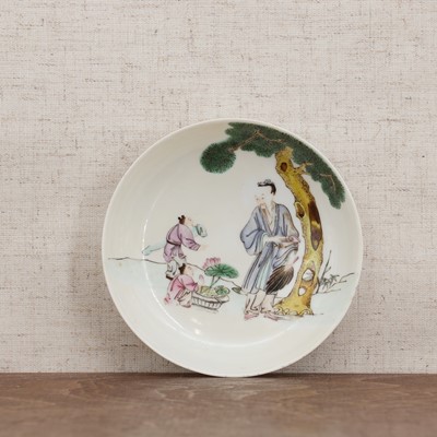 Lot 414 - A Chinese famille rose saucer