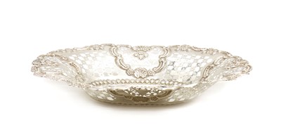 Lot 8 - A pierced silver basket