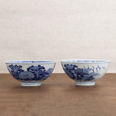 Lot 440 - A pair of Chinese blue and white bowls