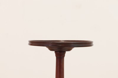 Lot 324 - A George III mahogany kettle stand