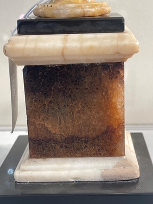 Lot 197 - A George III Derbyshire Blue John urn