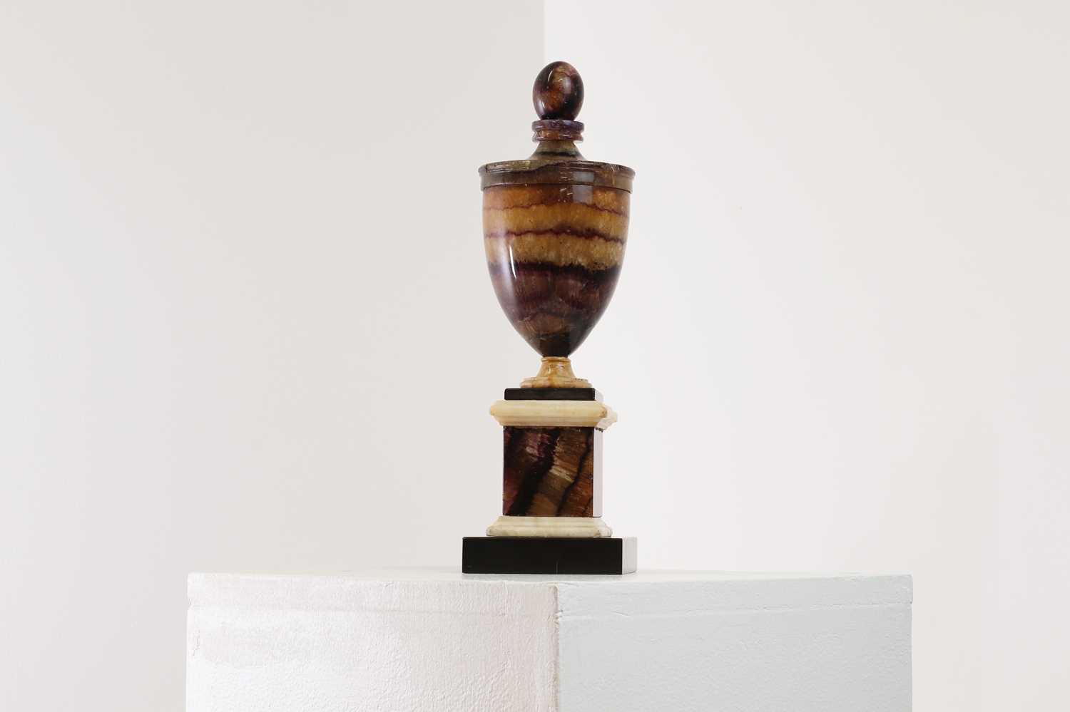 Lot 197 - A George III Derbyshire Blue John urn