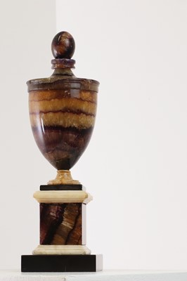 Lot 197 - A George III Derbyshire Blue John urn