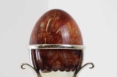 Lot 204 - A Derbyshire Blue John egg