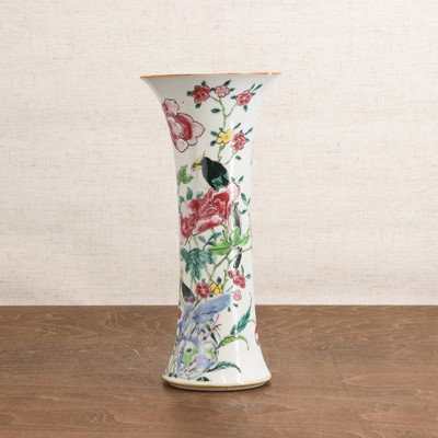 Lot 129 - A Chinese famille rose beaker vase