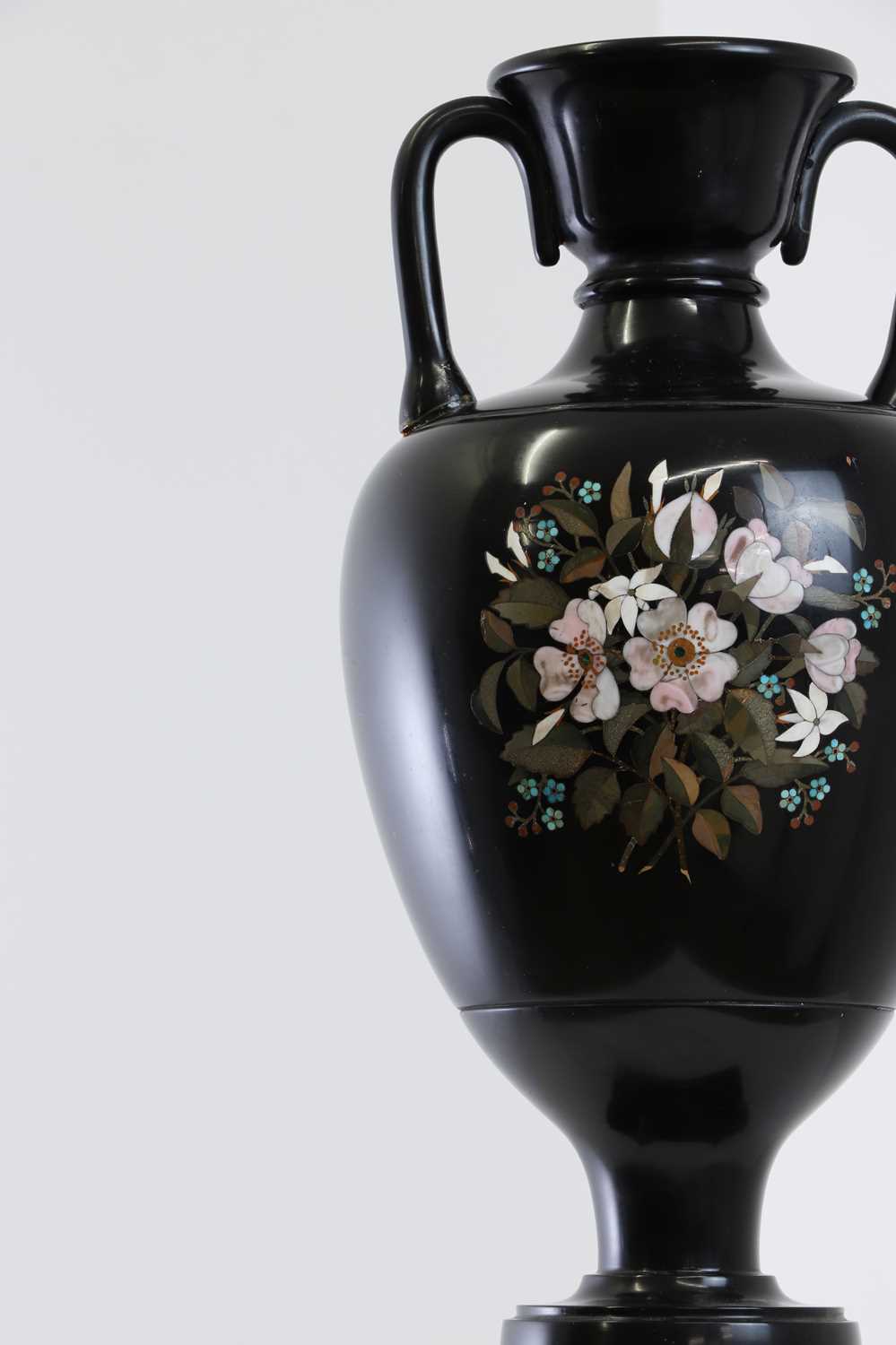 Lot 248 - An Ashford black marble urn
