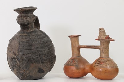 Lot 366 - A collection of pottery items