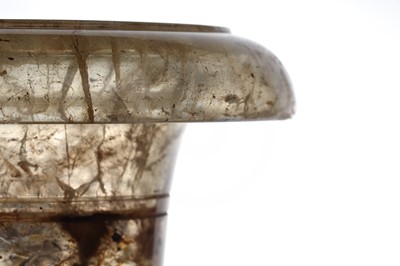 Lot 198 - A fluorspar campana urn