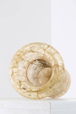 Lot 198 - A fluorspar campana urn