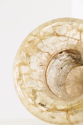 Lot 198 - A fluorspar campana urn