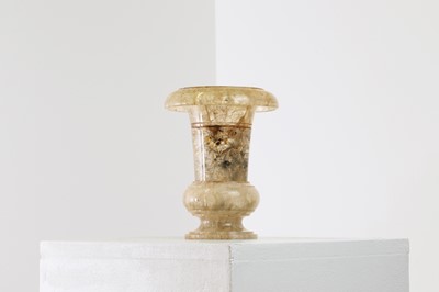 Lot 198 - A fluorspar campana urn