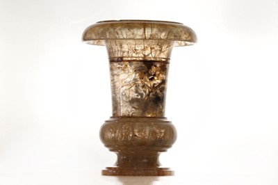 Lot 198 - A fluorspar campana urn