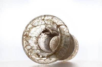 Lot 198 - A fluorspar campana urn