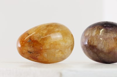 Lot 226 - A Derbyshire Blue John egg