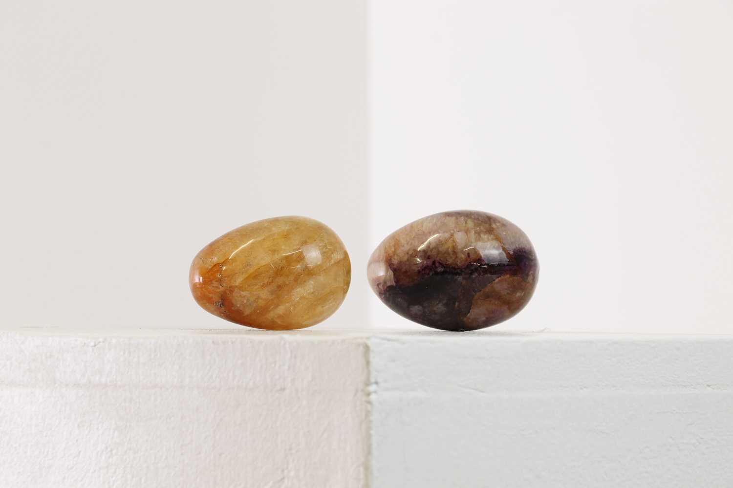 Lot 226 - A Derbyshire Blue John egg