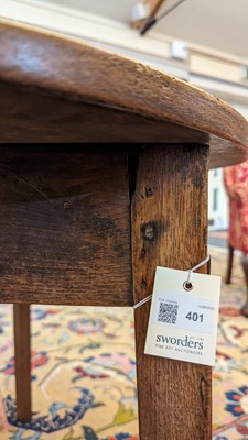 Lot 401 - A large oak cricket table