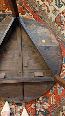 Lot 401 - A large oak cricket table