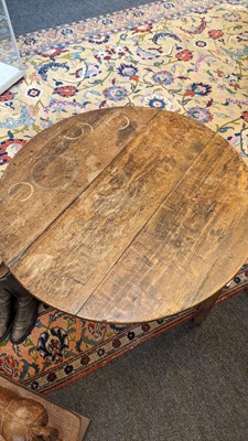 Lot 401 - A large oak cricket table