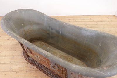Lot 423 - A painted zinc bath