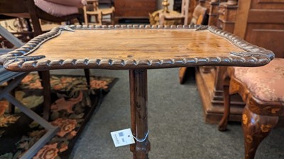 Lot 305 - A William IV rosewood wine table by Charles Hindley & Sons