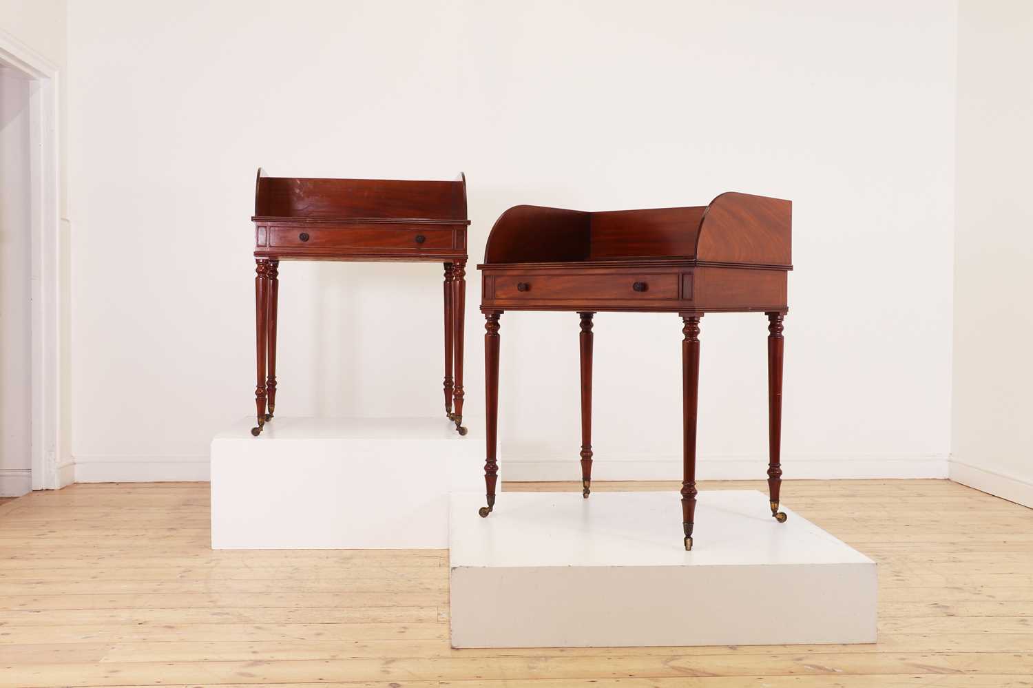 Lot 61 - A pair of Regency mahogany washstands in the manner of Gillows